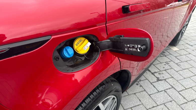 Land Rover Range Rover Evoque 2.0 D200 R-Dynamic HSE 5dr Auto Diesel Hatchback